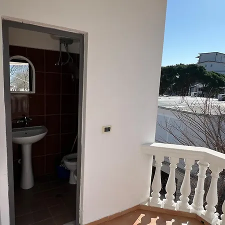 Mani 2 3* Velipojë