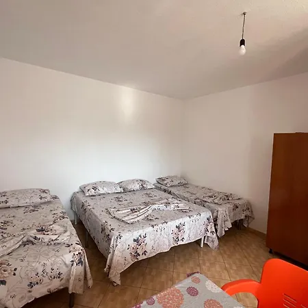 Mani 2 Hotel Velipojë