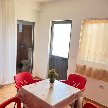Hotel Mani 2 Velipoje
