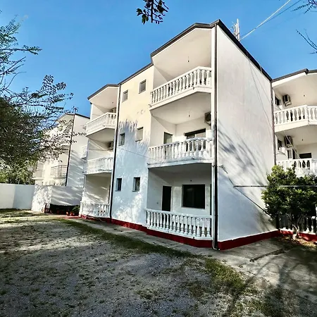 Mani 2 Velipoje