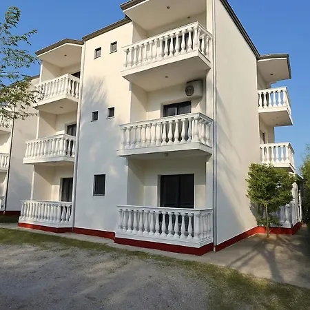 Mani 2 Hotel