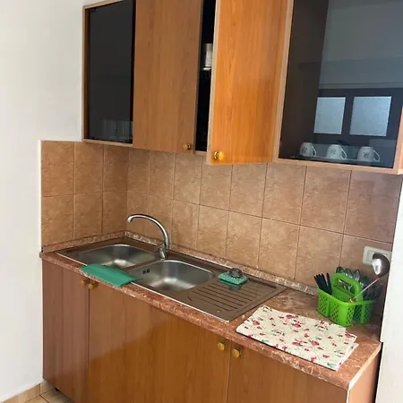 Mani 2 Hotel Velipojë