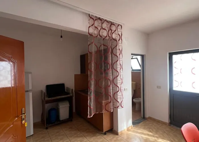 Mani 2 Hotel Velipojë