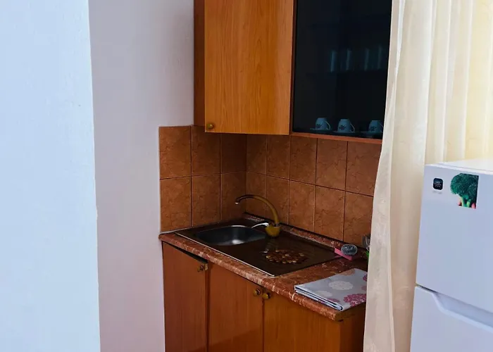 Mani 2 Hotel Velipojë